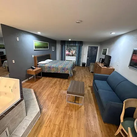 Mustang Inn And Suites-3