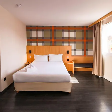 Easyhotel Nice Old Town-3