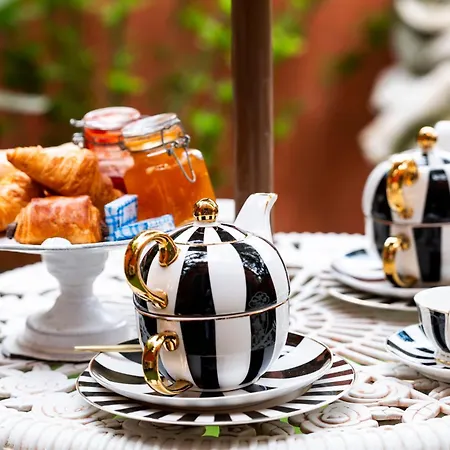 La Bravade Luxe Et Serenite Au Coeur De Saint-Tropez Suites Spacieuses Avec Jardin Enchanteur-3