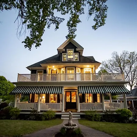 Lindenwood Inn-2