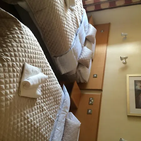 Holiday Hotel-3