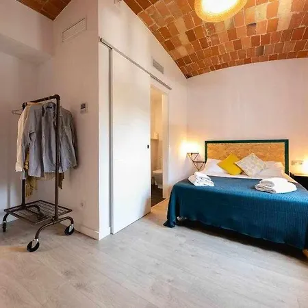 Newly Renovated Room W Pool & Bikeparking-3