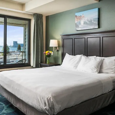 Park Point Marina Inn-2