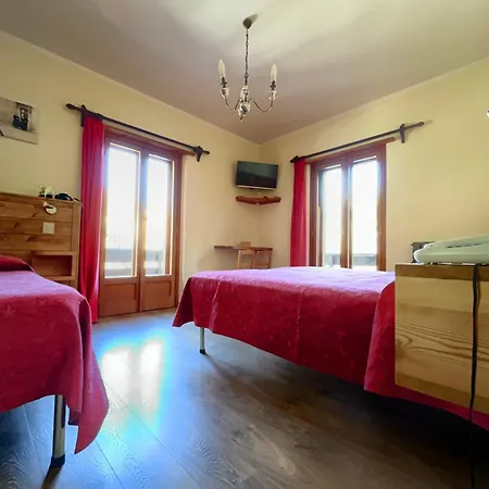 Hotel Garnì Mille Pini-2