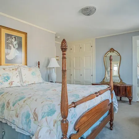 Yankee Clipper Inn-3