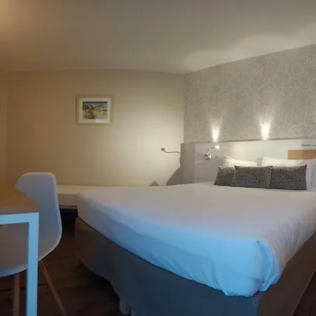 Brit Hotel Les Alizes-3