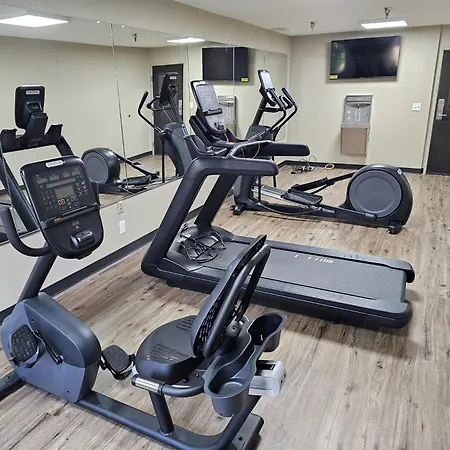 Sleep Inn & Suites Salina I-135-3