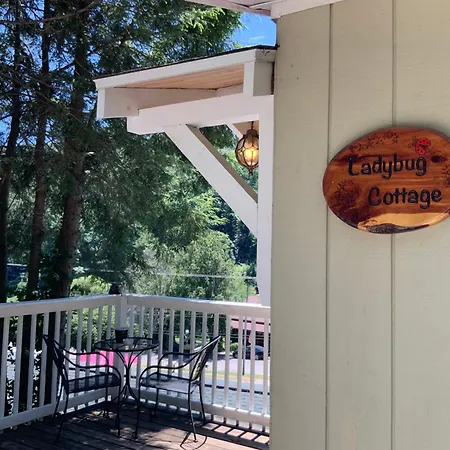 The Chimney Rock Inn & Cottages-2