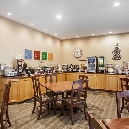 Comfort Inn & Suites Macon-3