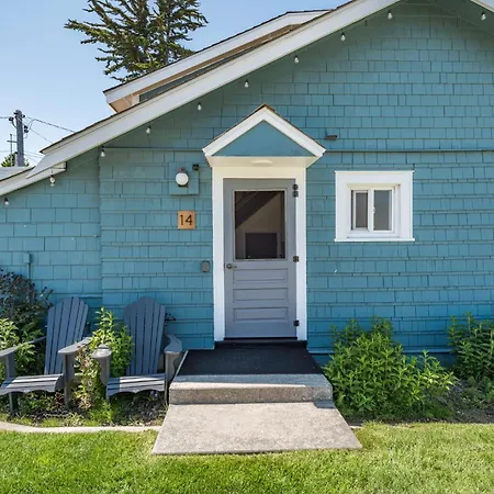Juan De Fuca Waterfront Hotel & Cottages-2