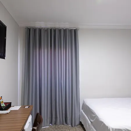BOMBONATO HOTEL - Fácil Acesso ao Aeroporto e parque de Exposições ABCZ-3