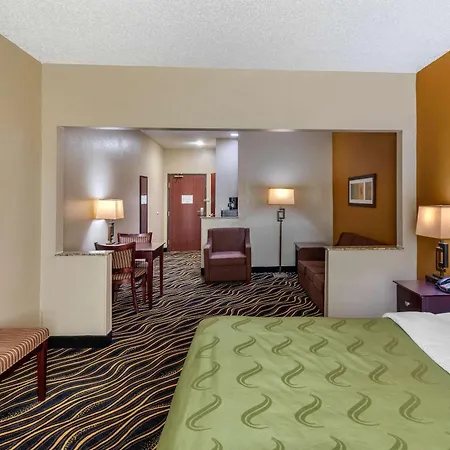 Quality Suites Addison-Dallas-2
