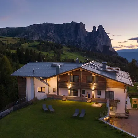 Hotel Chalet Dolomites-2