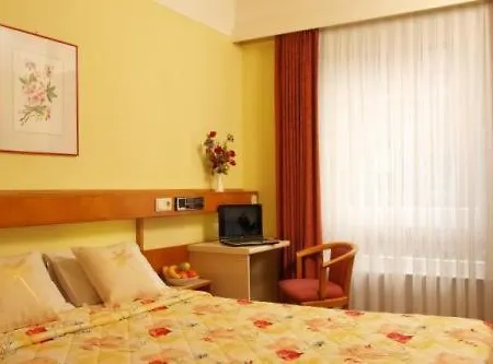 Hotel Zurich-2