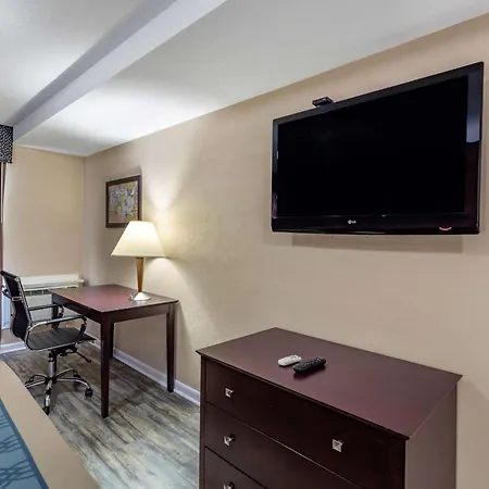 Econo Lodge Inn & Suites Old Saybrook - Westbrook-3