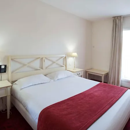 Brit Hotel Du Perche-2