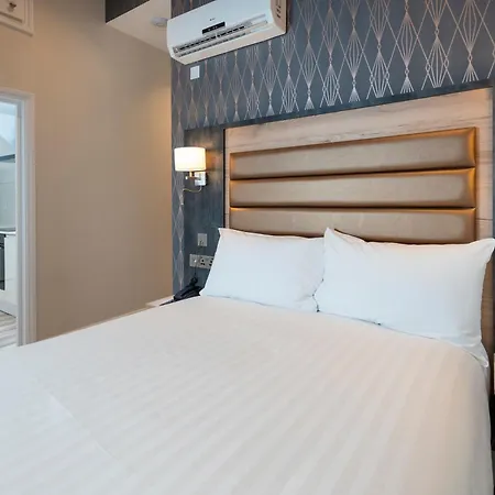 Spark By Hilton London Chiswick-2