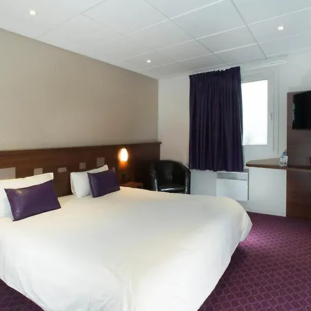 Brit Hotel Tours Sud – Le Cheops-3