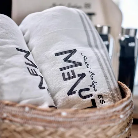 Hostal Boutique Es Menut-3