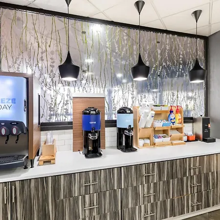 Holiday Inn Express Atlanta Galleria-Ballpark Area By Ihg-2