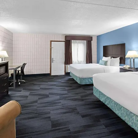 Baymont Inn And Suites By Wyndham Farmington, Mo-2