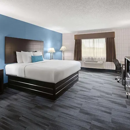 Baymont Inn And Suites By Wyndham Farmington, Mo-3