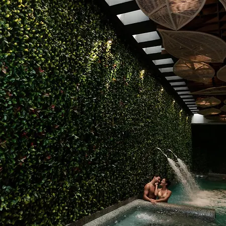 The Reef 28 Hotel & Spa (Adults Only)-2
