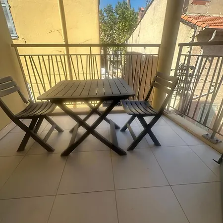 Appart One Frejus-2