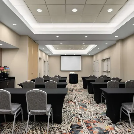 Embassy Suites By Hilton Newark Airport-2
