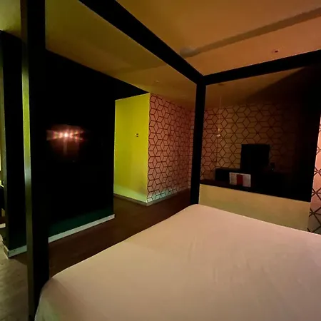 Tout Motel (Adults Only)-3