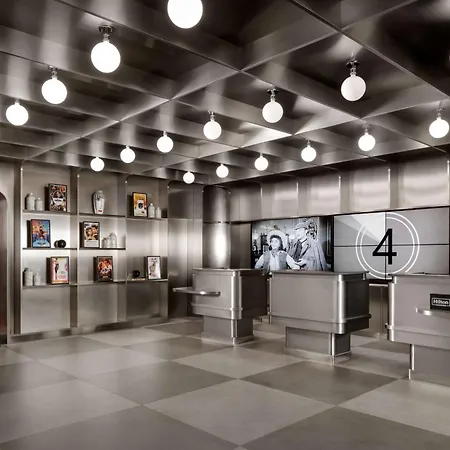 Revery Toronto Downtown, Curio Collection By Hilton-2