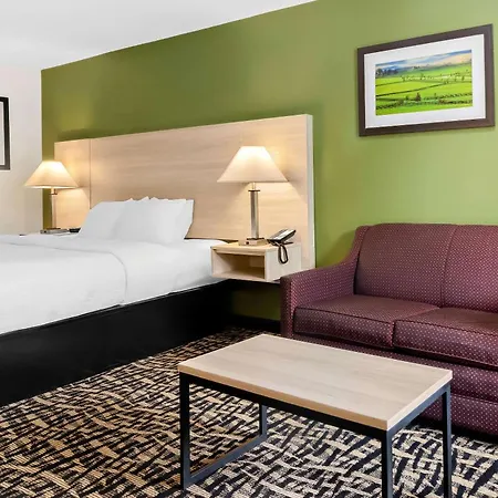 Quality Inn Russellville-3