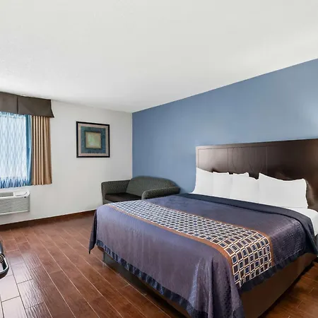 Surestay Plus Hotel By Best Western Lubbock Medical Center-3