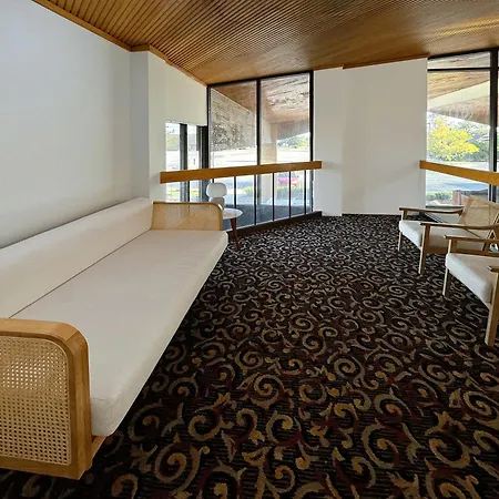 Quality Inn Fort Wayne-3