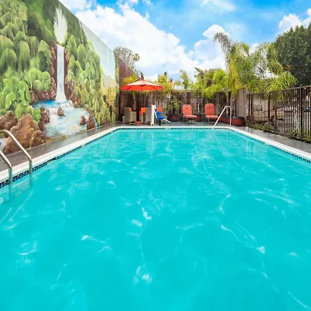 Travelodge By Wyndham Burbank-Glendale-2