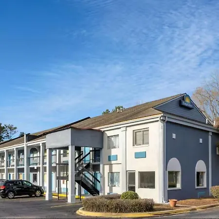 Days Inn By Wyndham Columbia-2