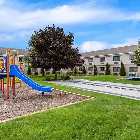 Comfort Inn & Suites Ludington Near Us-10-3