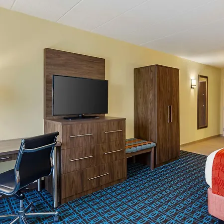 Best Western Plus North Shore Hotel-2