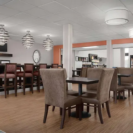 Hampton Inn Russellville-3