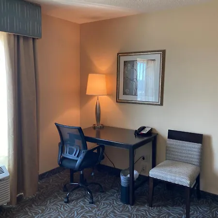 Hampton Inn & Suites Carlsbad-2
