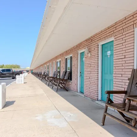 Shark Reef Resort Motel & Cottages-2
