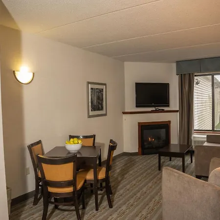 Wyndham Garden Erie-3