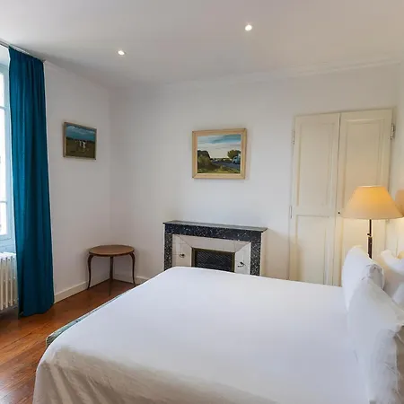 Suite Royale- SPA - Jacuzzi - Sauna - Massage - 2 Double Rooms - 4 SAISONS - Piscine Chauffée Toute l'année - POOL VIEW - Heated POOL -800m City Centre-3