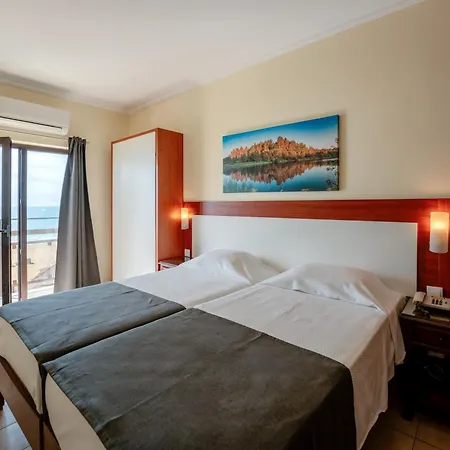 Hotel Avenida Praia-2