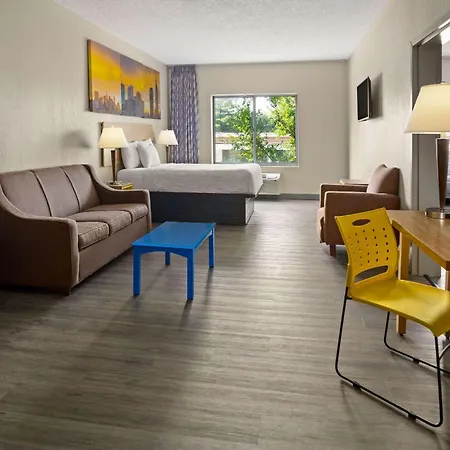 Days Inn & Suites By Wyndham Albany-2
