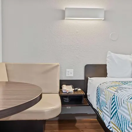 Motel 6-Ventura, Ca - Beach-3