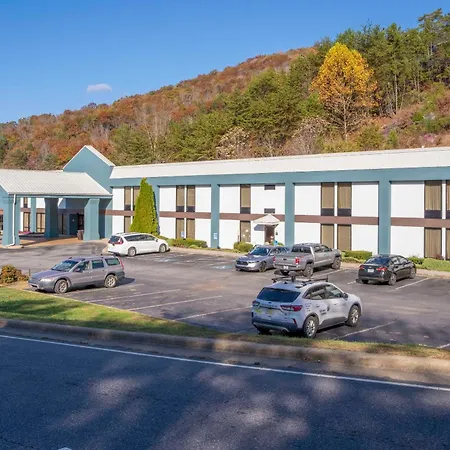 Clarion Pointe Cherokee-3