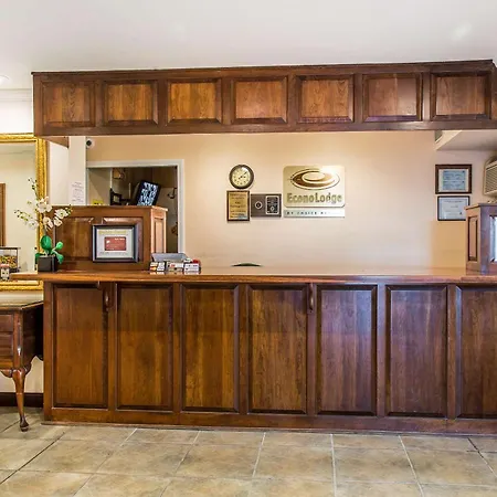 Econo Lodge Milldale - Southington-3