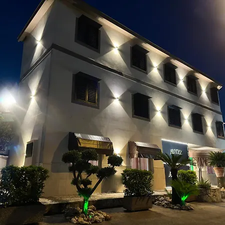 Hotel Martini-2