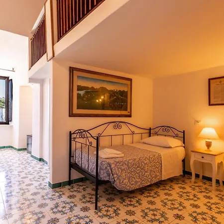 Hotel Torre Dei Borboni-2